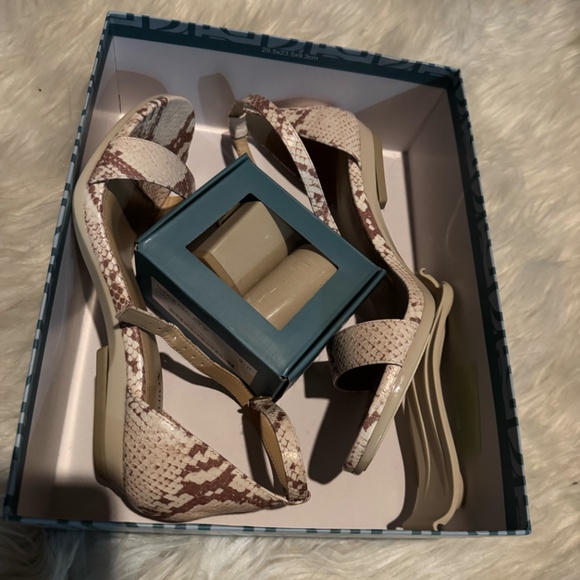 Pashion Footwear Pashionista convertible sandal in Ivory Snakeskin, size 9 - Picture 2 of 6